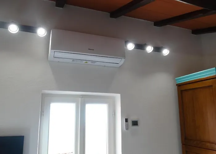 Lucas Luxury House Nicola